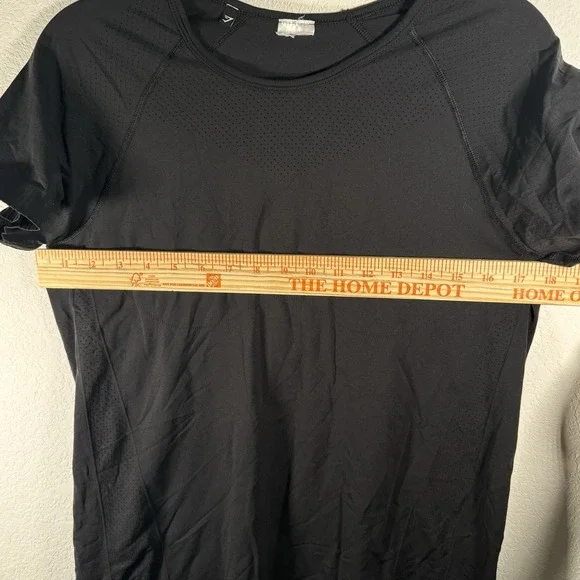 Gymshark Women's Short Sleeve Lightweight | Size Medium - Picture 7 of 7